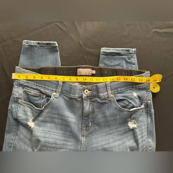 Torrid bombshell skinny jeans! - Picture 6 of 13